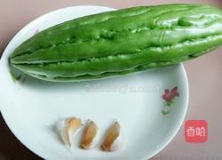 蒜蓉苦瓜的做法图解1