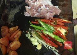 茭白炒肉的做法图解2