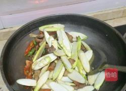 茭白炒肉的做法图解7