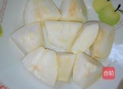 川贝雪梨瘦肉汤的做法图解2