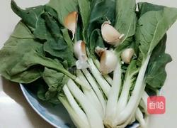 蒜蓉小白菜的做法图解1