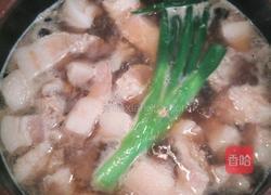 砂锅茼蒿肉的做法图解2