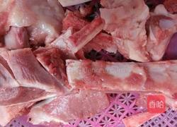 薏米骨头汤的做法图解2