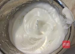 缤纷幻果阳光淡奶裱花蛋糕的做法图解3