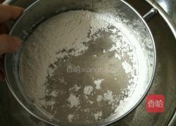 kitty 猫椰汁奶油蛋黄酱月饼的做法图解2