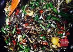 辣炒小鱼干的做法图解7