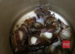 腊肉焖竹笋干的做法图解4