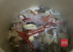 腊肉焖竹笋干的做法图解6