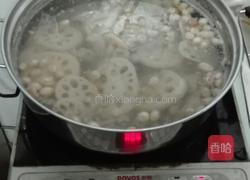 莲藕花生排骨汤的做法图解7