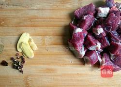 西红柿炖牛肉的做法图解2