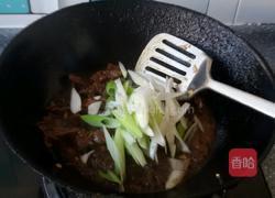 大葱爆牛肉的做法图解5