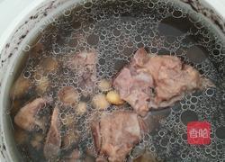 花生黄豆排骨汤的做法图解4