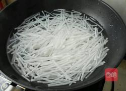 白玉萝卜汤的做法图解3