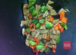 双椒爆猪肝的做法图解8