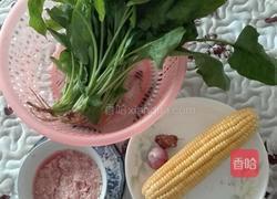 玉米菠菜丸子汤的做法图解1