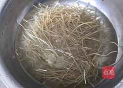 平菇土鸡汤煲的做法图解3