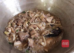 平菇土鸡汤煲的做法图解5