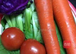 蔬菜汁饺子的做法图解1