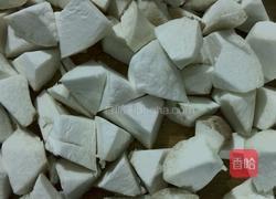 鸡腿菇烧贡丸的做法图解2