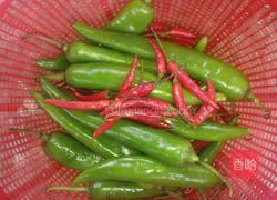 手磨辣椒酱的做法图解1