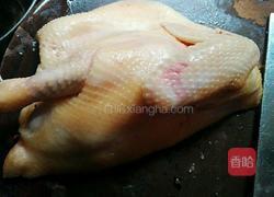 板栗煲鸡汤的做法图解1