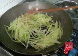 葱炒洋瓜丝的做法图解4
