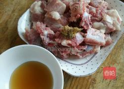 蚝油排骨的做法图解1