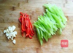 清炒莴苣丝的做法图解2