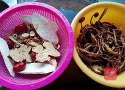 养胃阹湿鸡汤的做法图解2