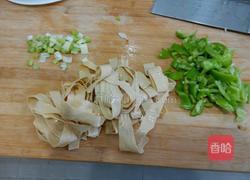 青椒豆皮的做法图解1