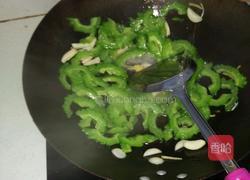 蒜香苦瓜的做法图解4