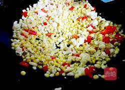 红椒鸡蛋炒玉米的做法图解9