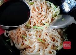 芹菜炒河粉的做法图解6