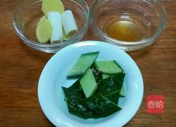 银杏炒虾仁的做法图解5