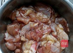 黄焖鸡块的做法图解1