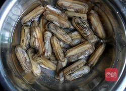 双椒辣蛏子的做法图解1