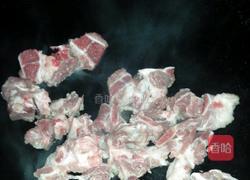 排骨豆腐炖菜的做法图解1