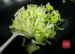 芹菜木耳炒腐竹的做法图解5