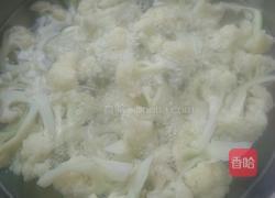 清炒花菜的做法图解1