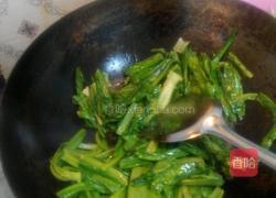 蒜炒油麦的做法图解3