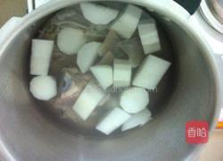 萝卜鱿鱼龙骨汤的做法图解4