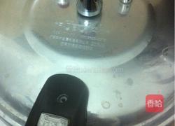 萝卜鱿鱼龙骨汤的做法图解5