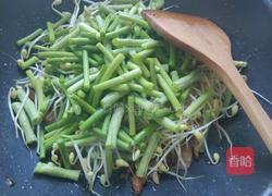 蒜苔焖面的做法图解5