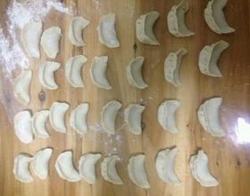 芹菜肉餡餃子。