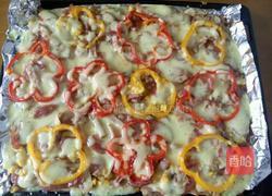 口菇蜜汁火腿肠培根披萨的做法图解6