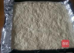 口菇蜜汁火腿肠培根披萨的做法图解4