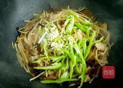 榛蘑炒土豆的做法图解7