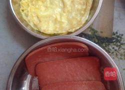 鸡蛋火腿三明治的做法图解2