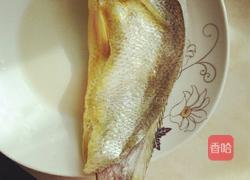 清蒸黄鱼的做法图解1