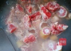 猪尾骨炖冬瓜汤的做法图解2